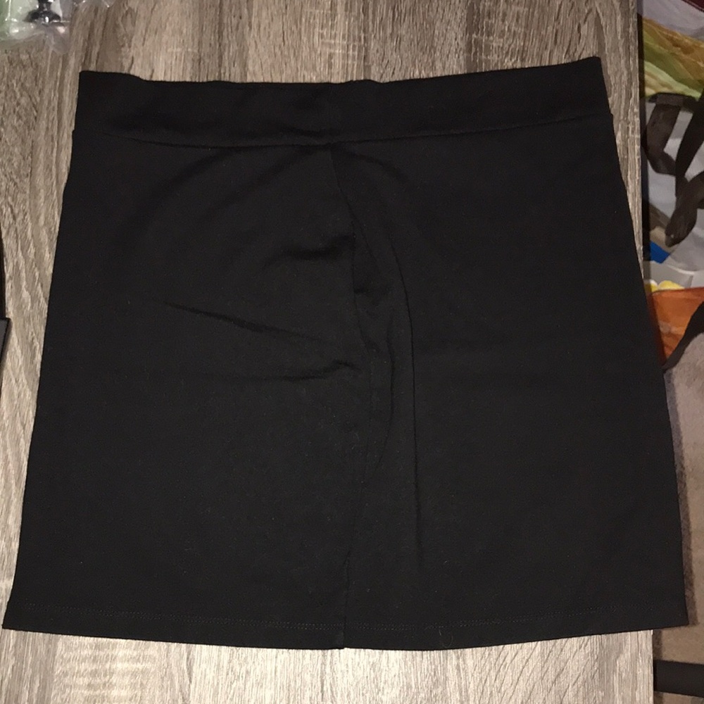 Urban Coco size Large skirt 16” long